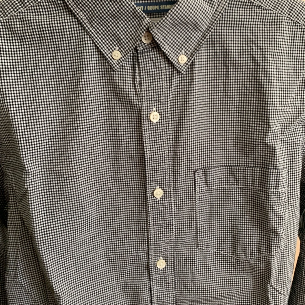 Old Navy Men’s Black and White Gingham Button Down Shirt - Picture 2 of 8